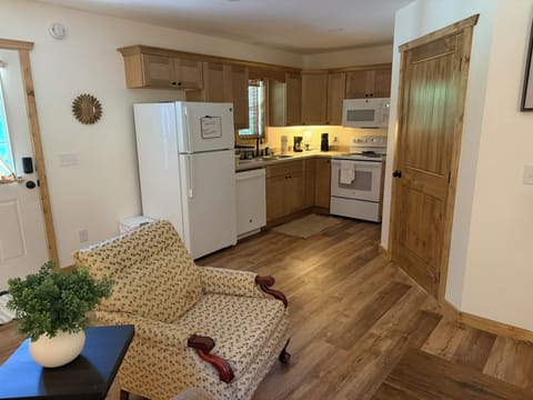 Signature Cabin, 1 King Bed with Sofa bed, Patio, Mountain View | Private kitchen | Fridge, microwave, oven, stovetop
