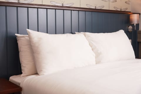 Double Room | Blackout drapes, iron/ironing board, free WiFi, bed sheets