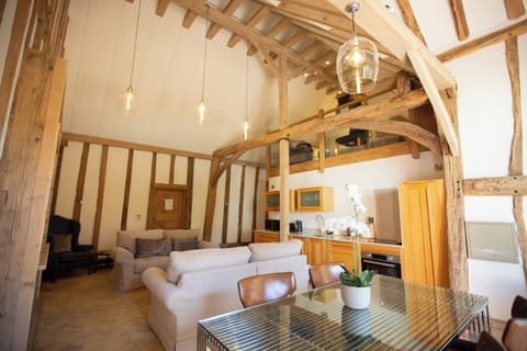 Honeymoon Room | Hypo-allergenic bedding, minibar, individually decorated