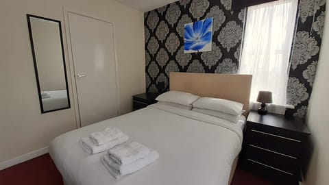 Standard Double Room | Desk, blackout drapes, free WiFi, bed sheets