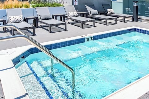 Rooftop pool