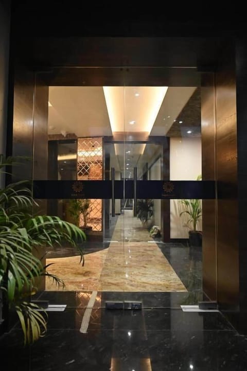 Suite, Balcony, City View | Interior