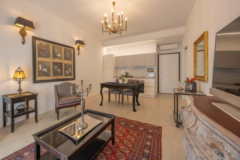 Premium Suite, Balcony, City View | Living area