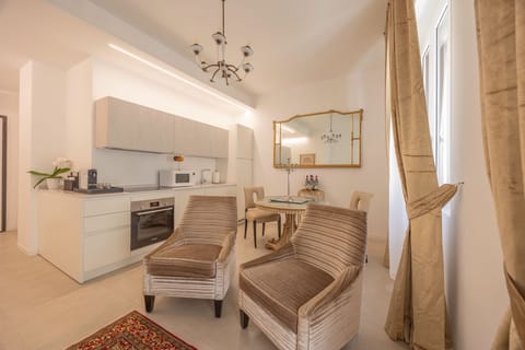 Premium Suite, Balcony, City View | Living area