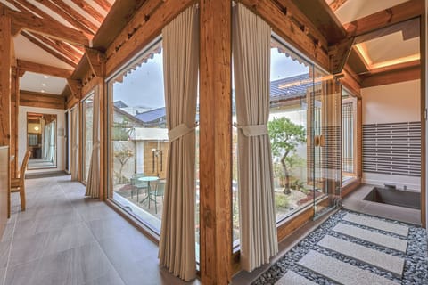 Classic House, Courtyard View | Free WiFi