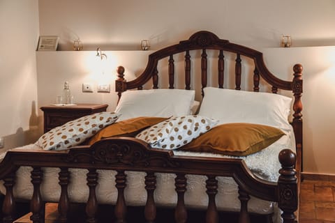 Superior Room, Hill View | Egyptian cotton sheets, premium bedding, down comforters, minibar