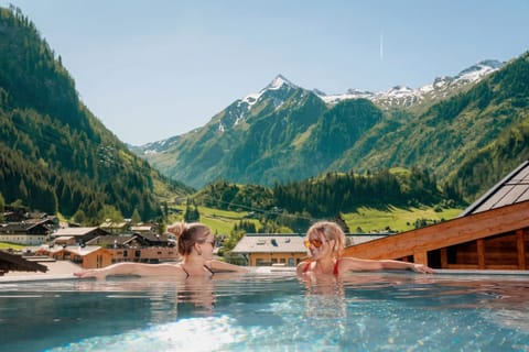 Infinity pool