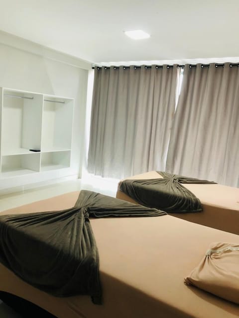 Double or Twin Room, 2 Twin Beds, City View | Desk, WiFi (free)
