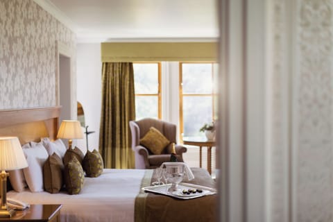 In-room safe, laptop workspace, blackout drapes, iron/ironing board