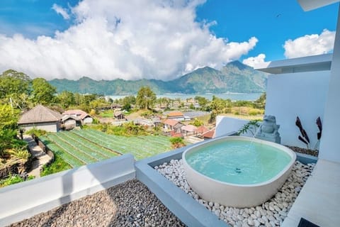 Deluxe Room, Patio, Mountain View