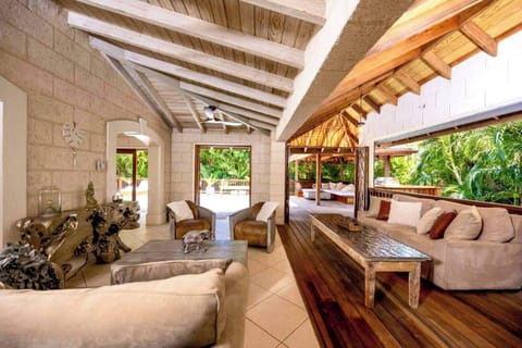 House, 5 Bedrooms, Private Pool, Garden View | Living room