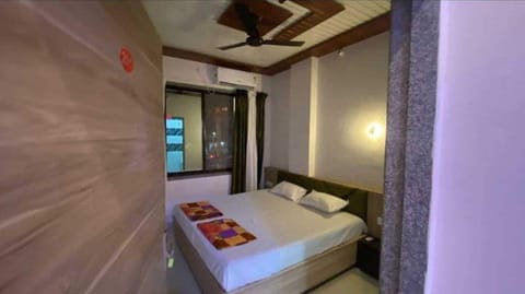 Deluxe Room | Rollaway beds (surcharge), WiFi (free), bed sheets