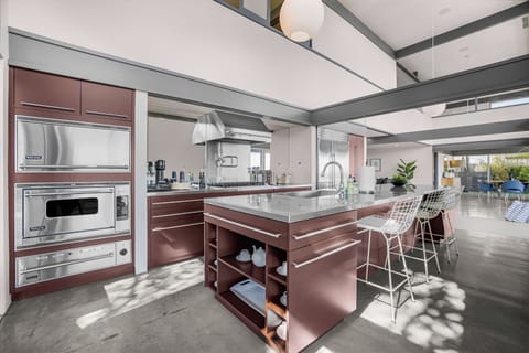 Luxury House, Multiple Beds, Pool Access, Pool View (Solara Point) | Private kitchen | Fridge, microwave, oven, stovetop