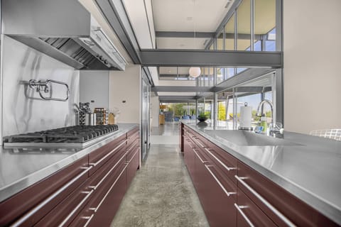 Luxury House, Multiple Beds, Pool Access, Pool View (Solara Point) | Private kitchen | Fridge, microwave, oven, stovetop