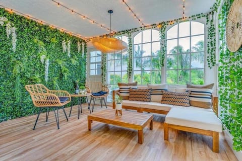 House, 4 Bedrooms | Living area | Smart TV, streaming services