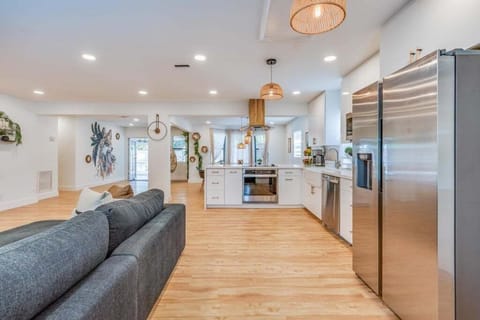 House, 4 Bedrooms | Interior