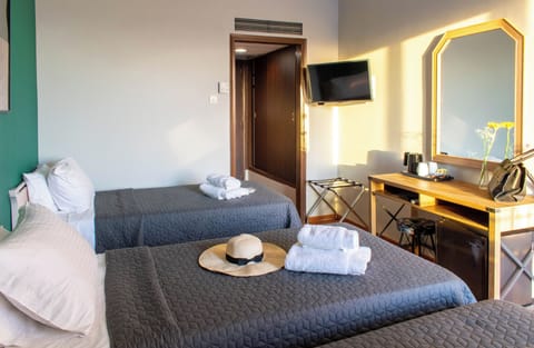 Standard Family Room | In-room safe, desk, blackout drapes, soundproofing