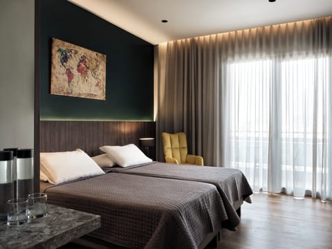 Superior Room, City View | In-room safe, desk, blackout drapes, soundproofing