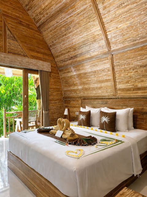 Comfort Double Room, Pool View | Desk, free WiFi