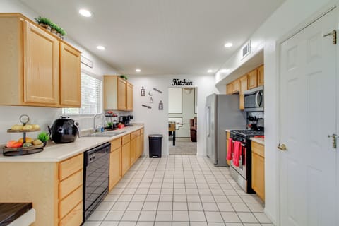 House (3 Bedrooms) | Interior