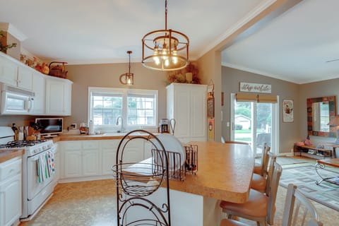 House (3 Bedrooms) | Interior