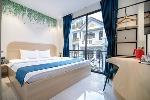 Deluxe Double Room Single Use | Desk, soundproofing, free WiFi
