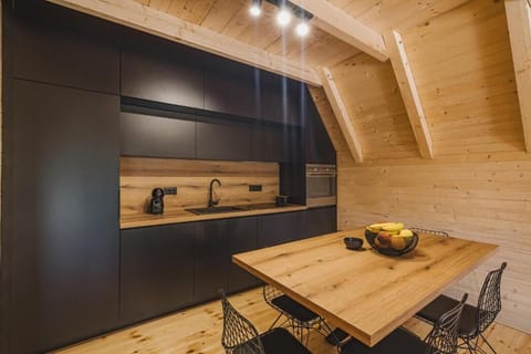 Deluxe House, Garden View | Private kitchen | Electric kettle