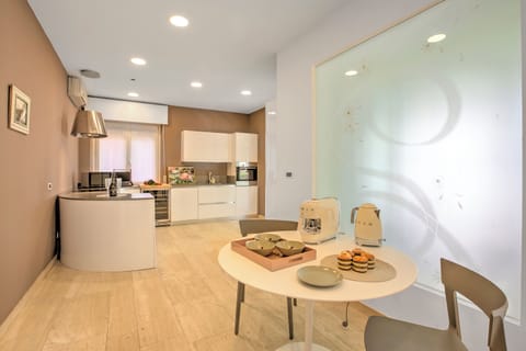 Family Apartment, Multiple Bedrooms (Residenza Albachiara) | Dining