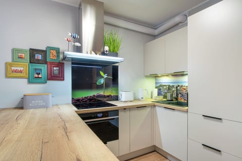 Classic Apartment, Balcony | Private kitchenette | Coffee/tea maker, electric kettle