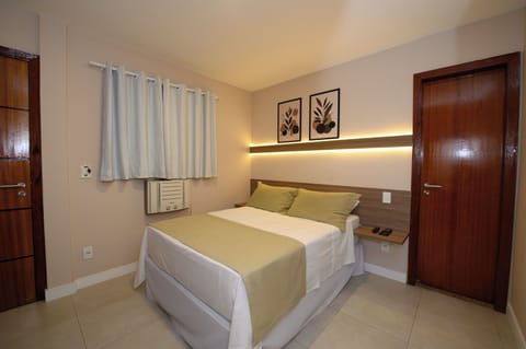 Standard Double Room | Laptop workspace, free WiFi
