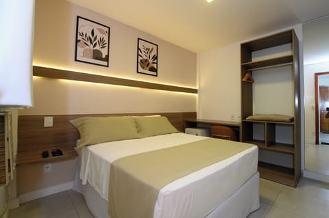 Standard Double Room | Laptop workspace, free WiFi