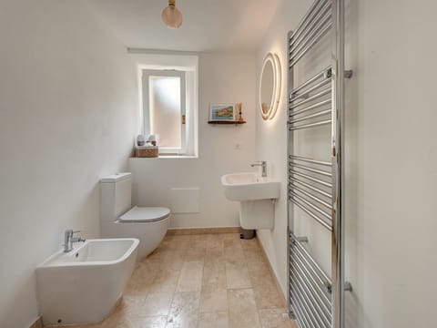 Deluxe Double Room, Balcony, Lake View | Bathroom | Shower, hair dryer, slippers, towels