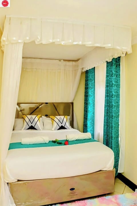 Basic Studio Suite, City View | Terrace/patio