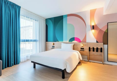 Double Room | Hypo-allergenic bedding, laptop workspace, blackout drapes