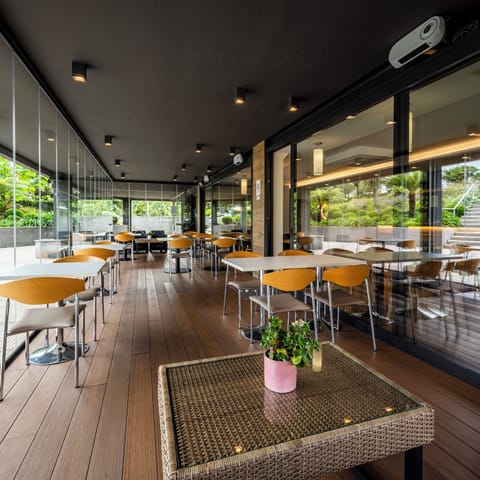 Daily buffet breakfast (EUR 14 per person)