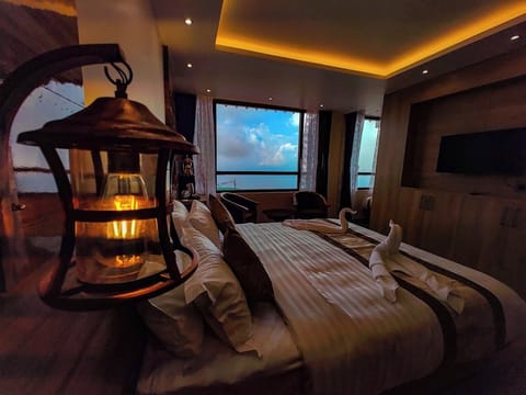 Luxury Double Room, Mountain View | Premium bedding, iron/ironing board, free WiFi, bed sheets