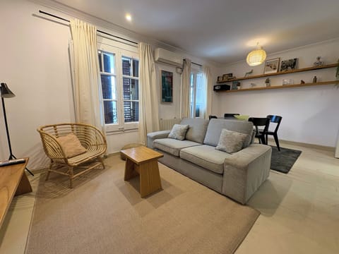 Apartment (3 Bedrooms) | Living area | TV, DVD player