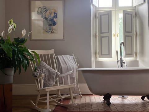 Deluxe Double Room, Private Bathroom | Individually decorated, individually furnished, free WiFi