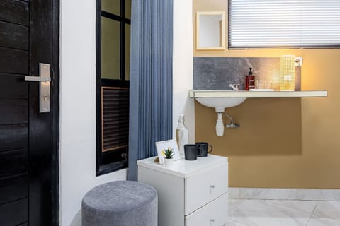 Standard Room | Free WiFi, bed sheets