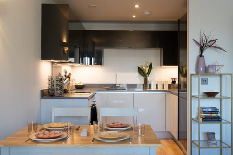 Apartment, 1 Bedroom | Private kitchen