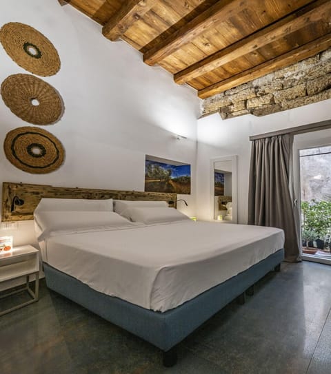 Double Room, Private Bathroom | Iron/ironing board, free WiFi