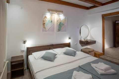 Family Room | Free WiFi