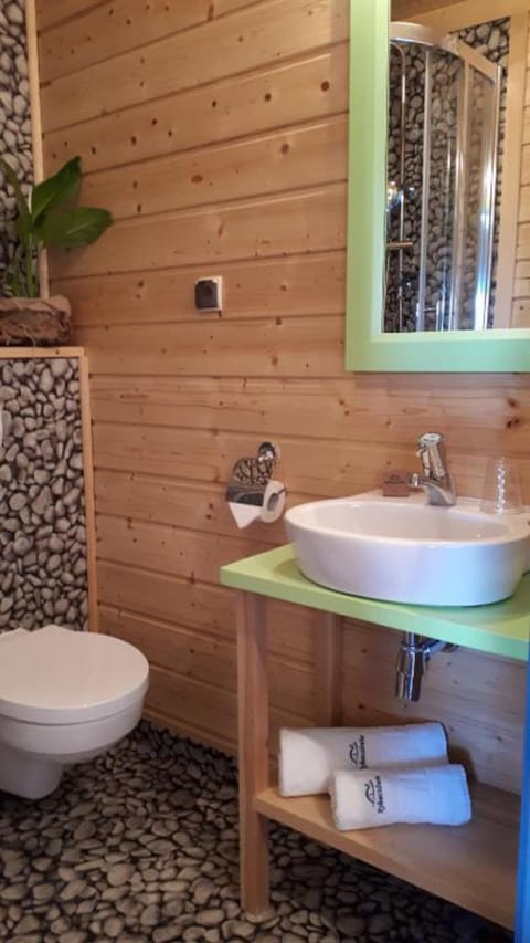 Apartment | Bathroom