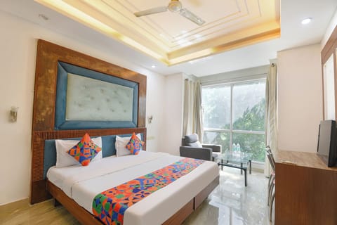 Egyptian cotton sheets, premium bedding, in-room safe, free WiFi
