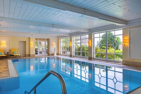 Exercise/lap pool