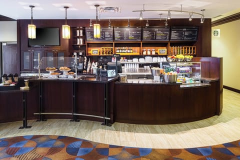 Breakfast and dinner served