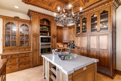 House | 5 bedrooms, Internet