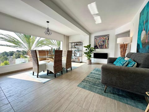 House | 5 bedrooms, high-speed internet