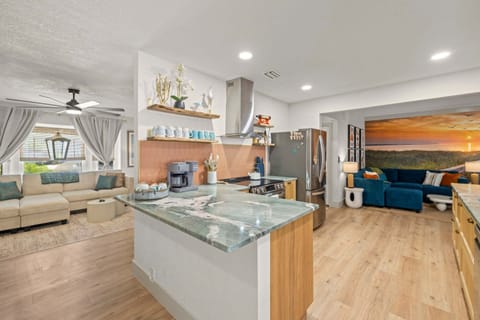 House | 4 bedrooms, high-speed internet