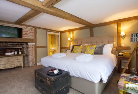 Family Room | Egyptian cotton sheets, individually decorated, individually furnished